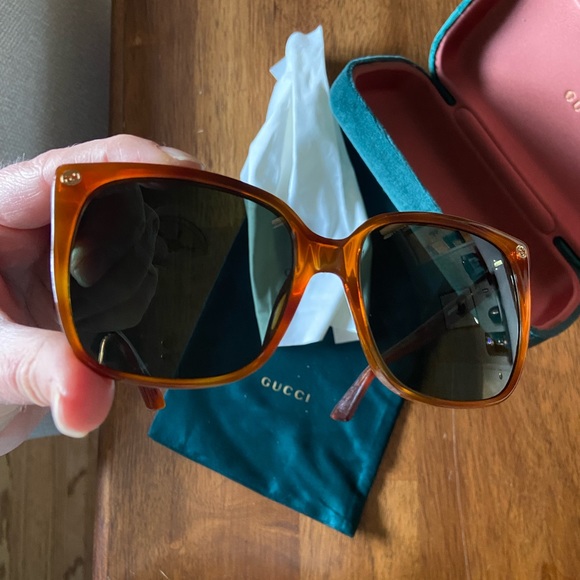 Gucci Square Sunglasses Authentic NWOT 57mm with duster, case and cleaning cloth - Picture 3 of 9